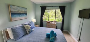 2 bedrooms, iron/ironing board, travel cot, free WiFi