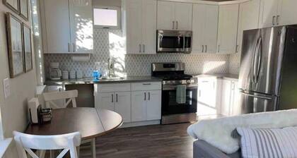 Stylish 1 Bedroom Farmhouse - Live/Work