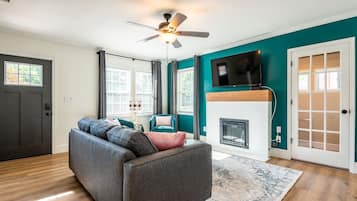 TV connectée, cheminée, espaces bureaux