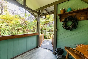 Property grounds - Darling, Private Cottage Near Hawaii Volcanoes Nat'l Park (Volcano)