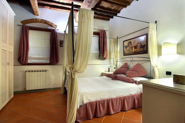 1 camera, ferro/asse da stiro, Wi-Fi, lenzuola