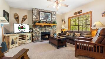 Smart TV, fireplace, DVD player