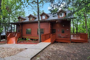 Exterior - HUGE Multi-Unit Cabin with Private Porches & Gas Grill - Branson Theatre District (Branson)