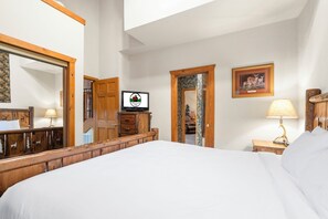 6 makuuhuonetta, silitysrauta/-lauta, ilmainen Wi-Fi, vuodevaatteet