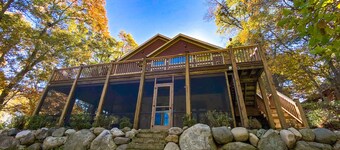 Kayak, Canoe, Boat, Relax & Visit the Classic Tourist Spots from Easy Breez'n