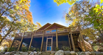 Kayak, Canoe, Boat, Relax & Visit the Classic Tourist Spots from Easy Breez'n