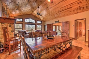 المنشأة من الداخل