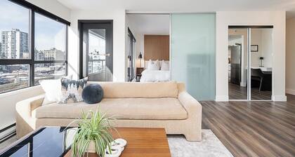 Cozy Modern Stay|Best DT Spot| 7 Min to Seawall