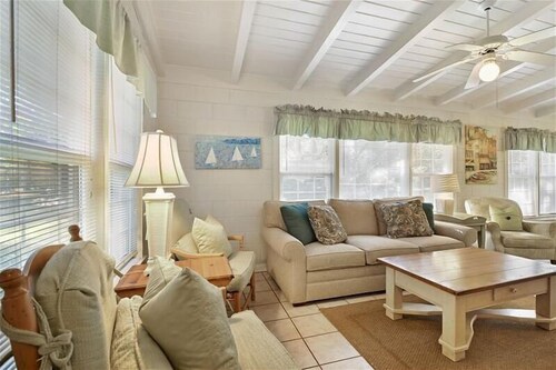 At Twelve Oaks Cottage