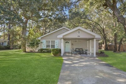 At Twelve Oaks Cottage