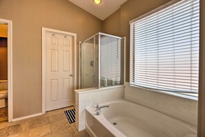 Hair dryer, towels - Maricopa Home w/ Outdoor Seating, 2 Mi to Golf! (Maricopa)
