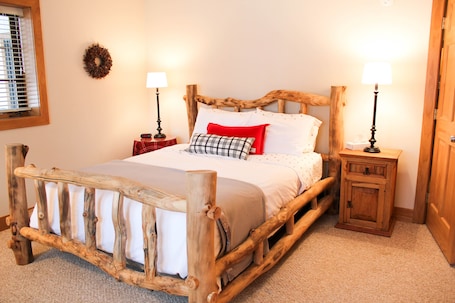1 bedroom, iron/ironing board, free WiFi, bed sheets. Boyne Mountain, Disciples Village Condo - Steps To Boyneland Run