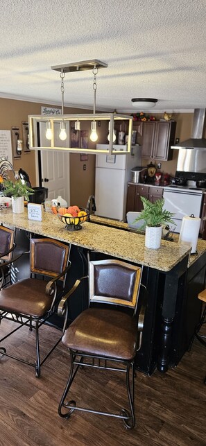 Fridge, microwave, oven, stovetop - Just minutes from anywhere (Batesville)