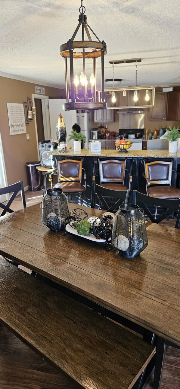 Dining - Just minutes from anywhere (Batesville)