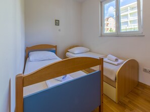 Villa | Iron/ironing board, free WiFi