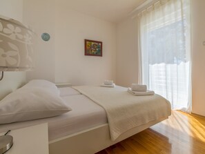 Villa | Iron/ironing board, free WiFi