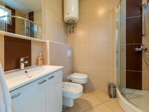 Villa | Bathroom | Shower
