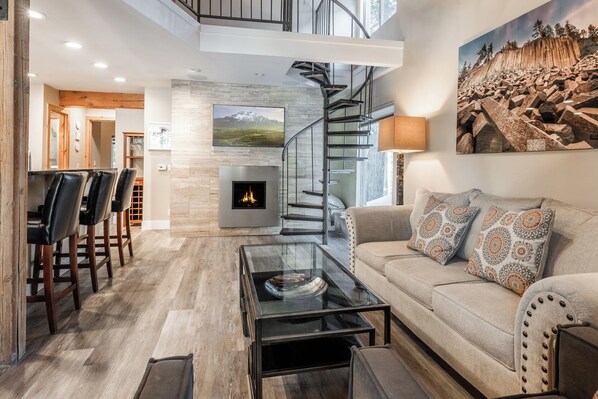 Smart-tv och eldstad