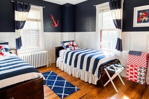 4 bedrooms, iron/ironing board, free WiFi, bed sheets