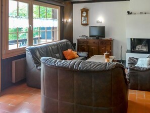 TV, fireplace, DVD player - Chalet L'Aube by Interhome (Les Diablerets)