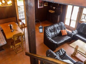 TV, fireplace, DVD player