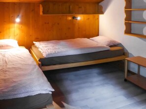 3 bedrooms, WiFi