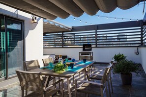 Pool Villa Pension | Cuisine privée | Réfrigérateur dans l'espace commun, micro-ondes dans l'espace commun