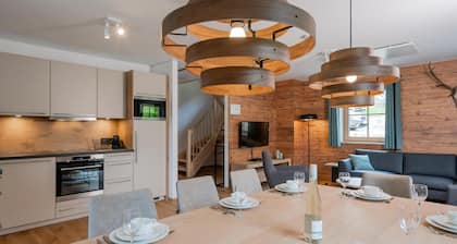 Chalet with Finnish sauna and hot tub near the ski lift