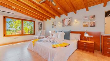 4 Schlafzimmer, Bügeleisen/Bügelbrett, kostenloses WLAN, Bettwäsche