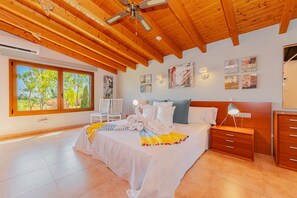 4 Schlafzimmer, Bügeleisen/Bügelbrett, kostenloses WLAN, Bettwäsche