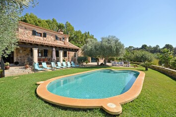 Cocons, ein charmantes Landhaus mit Pool in Sineu, Mallorca. Ideal zum Genießen der ländlichen Ruhe in einer einzigartigen Naturlandschaft.