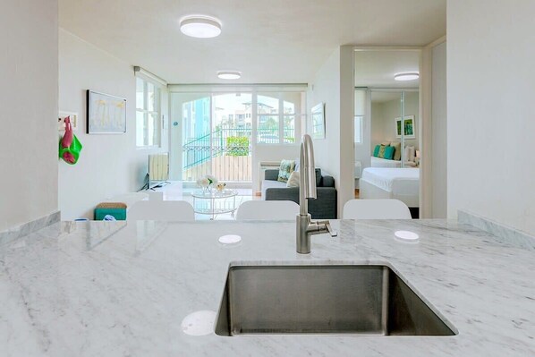 2 bedrooms, travel cot, WiFi, bed sheets - Bahía Serena - 2 bedroom with direct beach access and pool (Cabo Rojo)