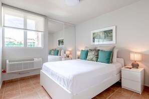 2 bedrooms, travel cot, WiFi, bed sheets - Bahía Serena - 2 bedroom with direct beach access and pool (Cabo Rojo)