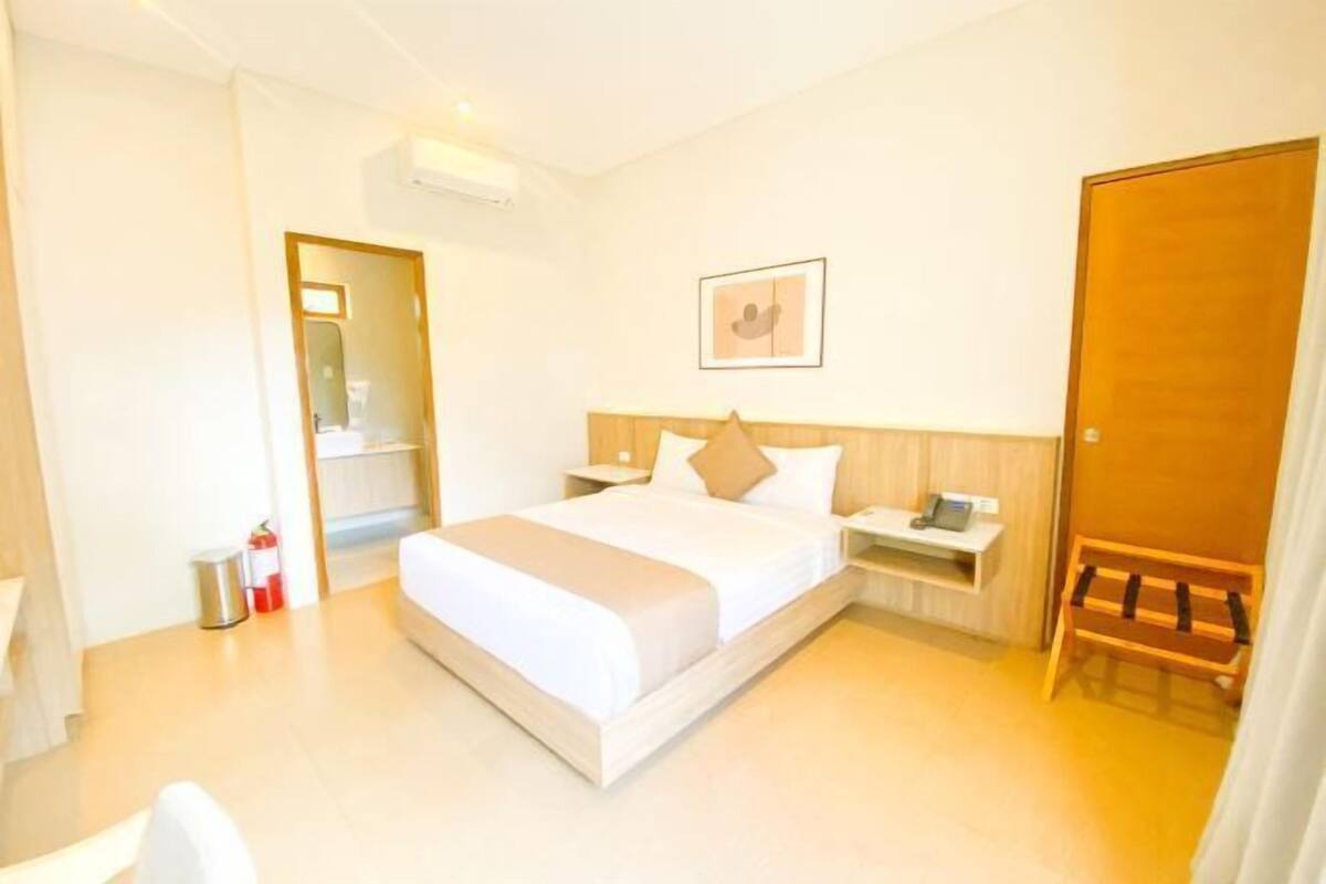 Iron/ironing board (on request), WiFi (free), bed sheets