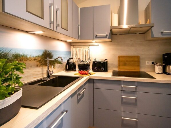 Køleskab, mikrobølgeovn, ovn, opvaskemaskine