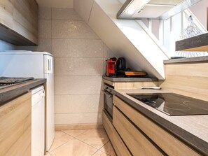 Refrigerador, microondas, horno y lavavajillas 