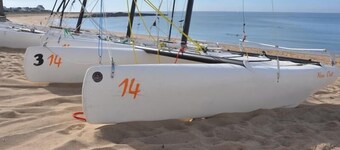 Family apartment with parking, sea view balcony, close to beaches