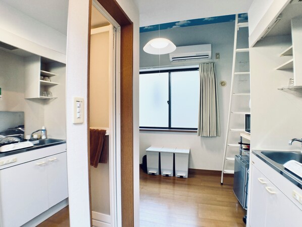 Iron/ironing board, free WiFi, bed sheets - East Court Nagasaki (Tokyo)