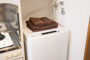 Iron/ironing board, free WiFi, bed sheets