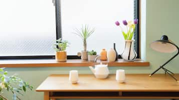 Iron/ironing board, free WiFi, bed sheets