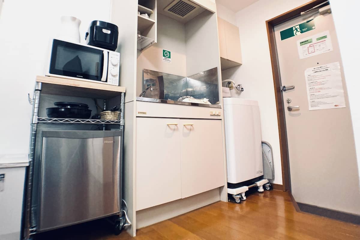 1 chambre, fer et planche Ă repasser, Wi-Fi gratuit, draps fournis