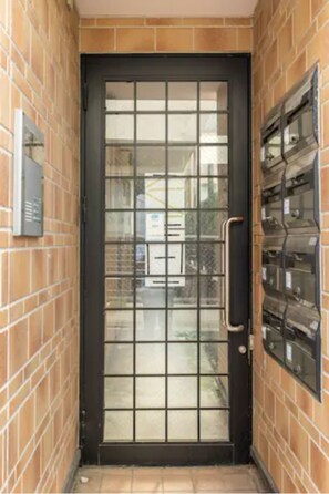 Interior entrance - East Court Nagasaki (Tokyo)