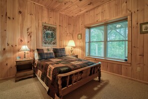 3 chambres, fer et planche à repasser, Wi-Fi, draps fournis