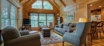 Saluda Cabin Home Amazing Mountain Views Pet Friendly- New Game Room!