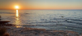 Apartment 14" with Sea View, Wi-Fi, and Air Conditioning