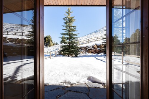 Holiday Apartment “Pie de pistas Font Canaleta La Molina” next to Ski Slopes with Terrace & WiFi