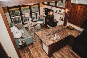 TV, fireplace - Leprechaun Lodge at The Retreat at Deer Lick Falls (Monteagle)