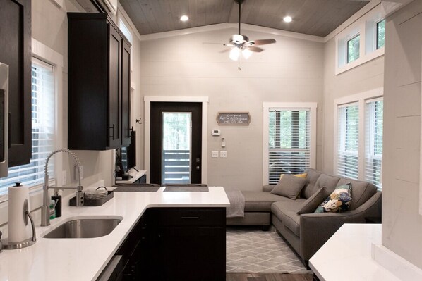 Télévision, cheminée