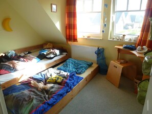 3 chambres, fer et planche à repasser, Wi-Fi, draps fournis
