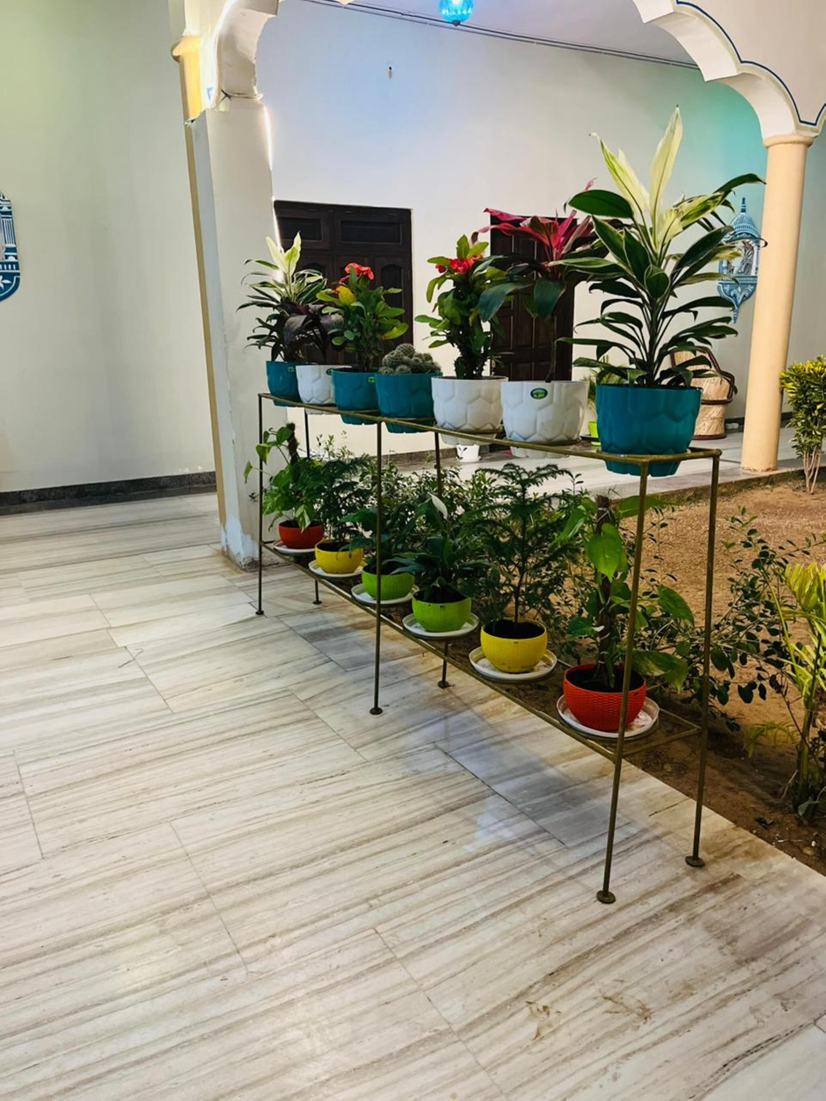 المنشأة من الخارج